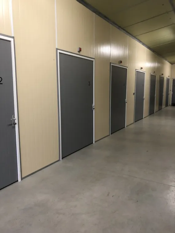 location d'un box garde meubles de 15 m2 disponible près de la Roche-Posay, Châtellerault, ALLOBOX 37